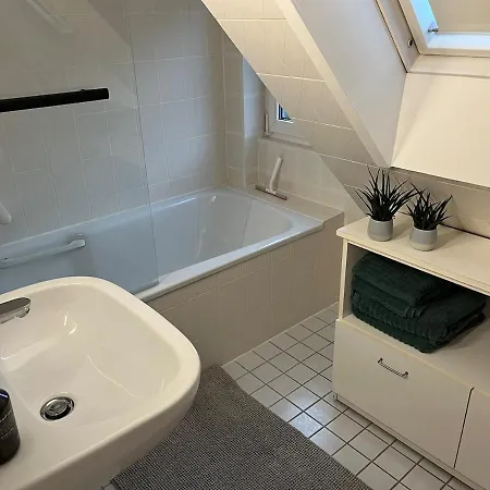 アパート Charmantes Dachstudio *